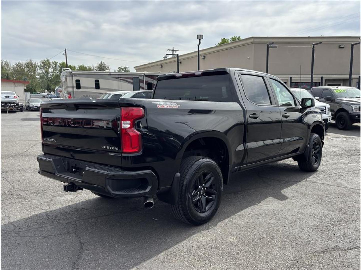 2019 Black /No Color Chevrolet Silverado 1500 Crew Cab (1GCPYCEH8KZ) with an V6, EcoTec3, 4.3 Liter engine, Automatic, 6-Spd HD w/Overdrive transmission, located at 607 W Columbia Drive, Kennewick, WA, 99336, (509) 987-1069, 46.216743, -119.126404 - Photo#4
