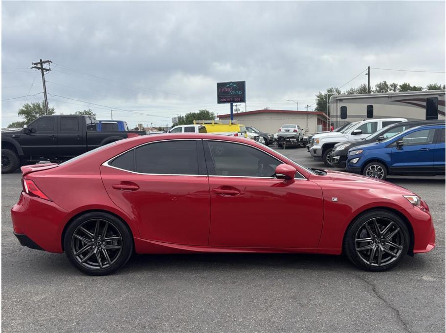2016 Red /No Color Lexus IS (JTHBA1D21G5) with an 4-Cyl, Turbo, 2.0 Liter engine, Auto, 8-Spd w/Multi-Mode transmission, located at 607 W Columbia Drive, Kennewick, WA, 99336, (509) 987-1069, 46.216743, -119.126404 - Photo#3
