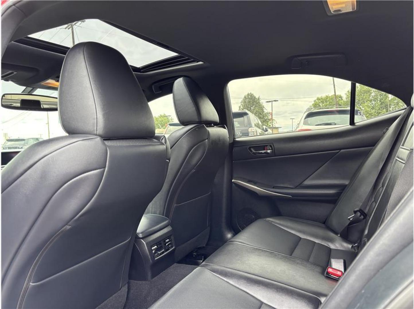 2016 Red /No Color Lexus IS (JTHBA1D21G5) with an 4-Cyl, Turbo, 2.0 Liter engine, Auto, 8-Spd w/Multi-Mode transmission, located at 607 W Columbia Drive, Kennewick, WA, 99336, (509) 987-1069, 46.216743, -119.126404 - Photo#10