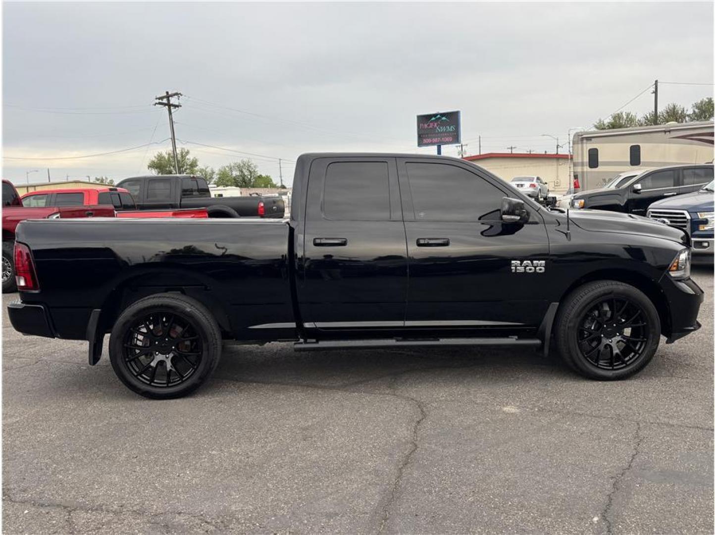 2015 Black /No Color Ram 1500 Quad Cab (1C6RR7HT1FS) with an V8, HEMI, 5.7 Liter engine, Automatic, 8-Spd transmission, located at 607 W Columbia Drive, Kennewick, WA, 99336, (509) 987-1069, 46.216743, -119.126404 - Photo#3