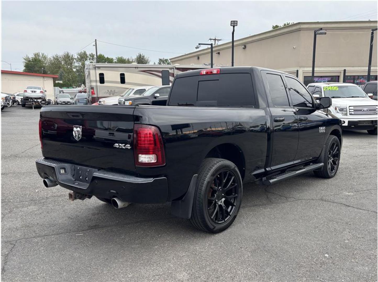 2015 Black /No Color Ram 1500 Quad Cab (1C6RR7HT1FS) with an V8, HEMI, 5.7 Liter engine, Automatic, 8-Spd transmission, located at 607 W Columbia Drive, Kennewick, WA, 99336, (509) 987-1069, 46.216743, -119.126404 - Photo#4