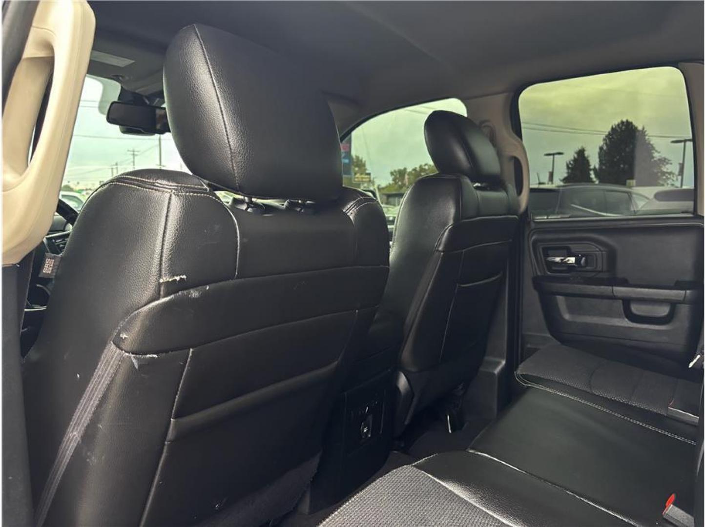 2015 Black /No Color Ram 1500 Quad Cab (1C6RR7HT1FS) with an V8, HEMI, 5.7 Liter engine, Automatic, 8-Spd transmission, located at 607 W Columbia Drive, Kennewick, WA, 99336, (509) 987-1069, 46.216743, -119.126404 - Photo#13