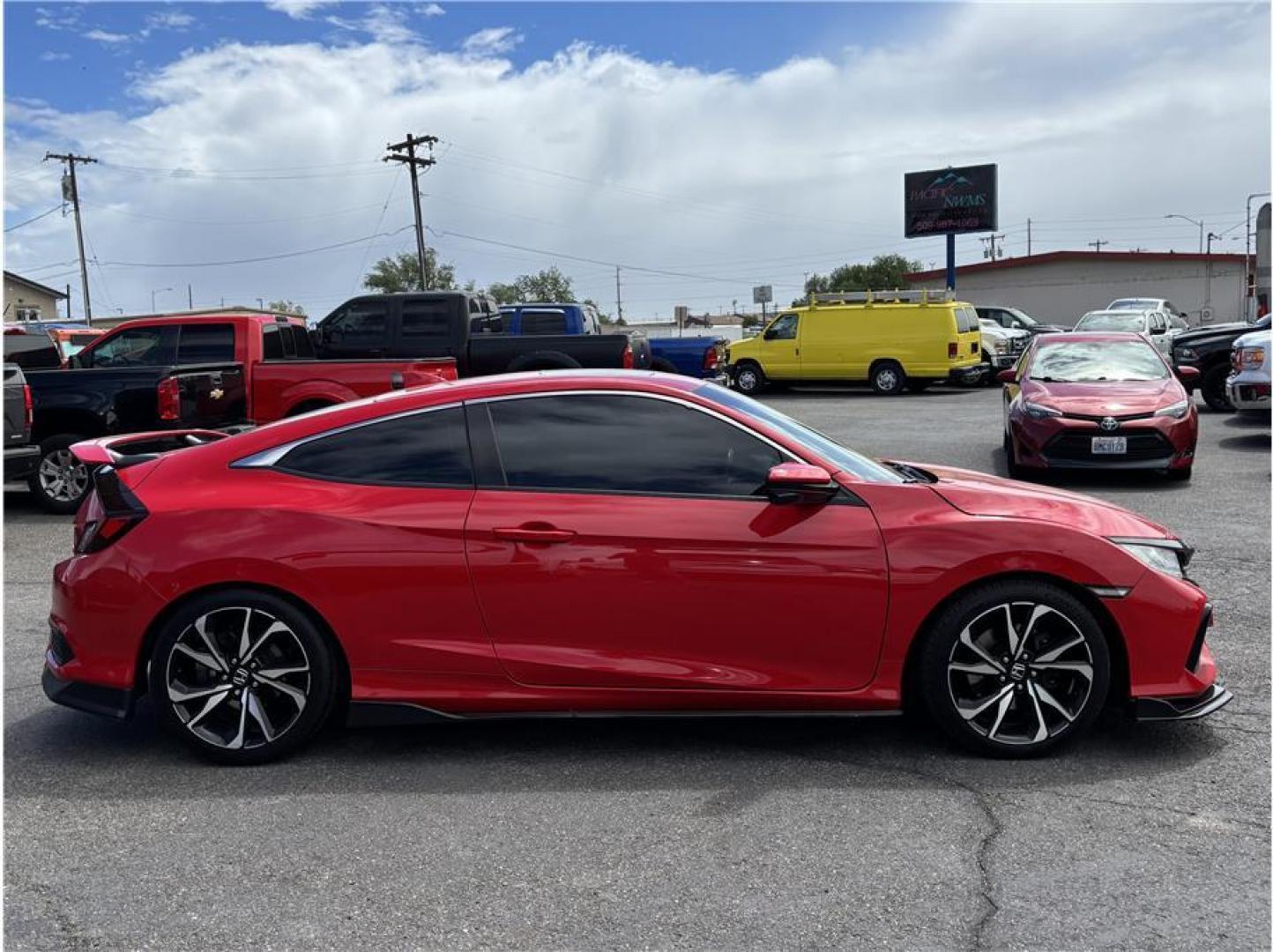 2018 Red /No Color Honda Civic Si (2HGFC3A50JH) with an 4-Cyl, Turbo, 1.5 Liter engine, Manual, 6-Spd transmission, located at 607 W Columbia Drive, Kennewick, WA, 99336, (509) 987-1069, 46.216743, -119.126404 - Photo#3