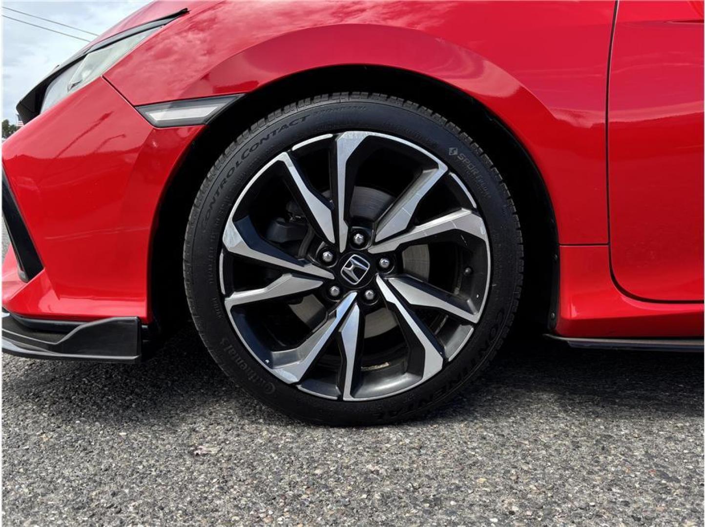 2018 Red /No Color Honda Civic Si (2HGFC3A50JH) with an 4-Cyl, Turbo, 1.5 Liter engine, Manual, 6-Spd transmission, located at 607 W Columbia Drive, Kennewick, WA, 99336, (509) 987-1069, 46.216743, -119.126404 - Photo#14