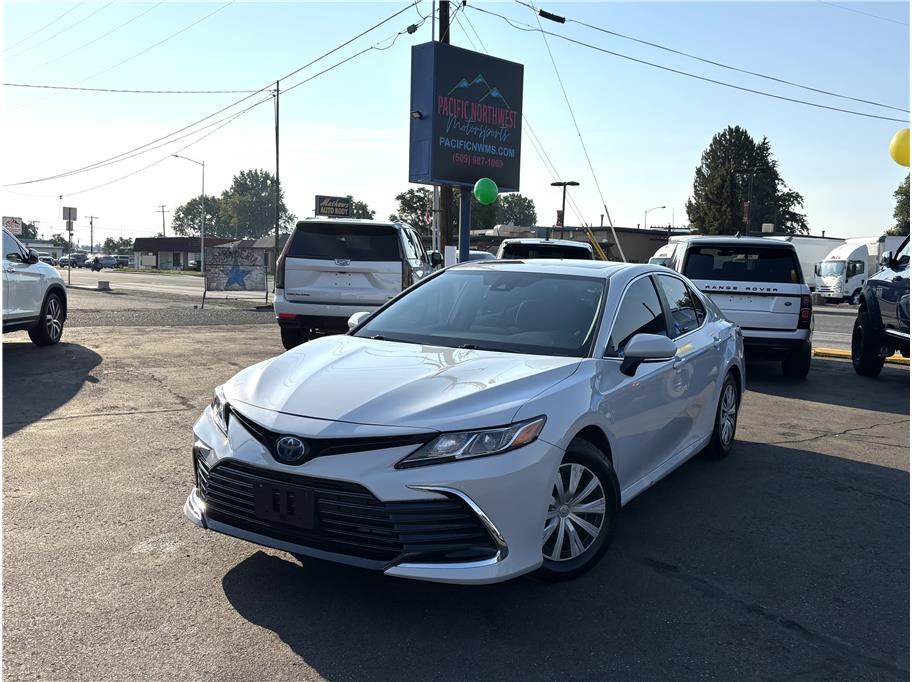 photo of 2022 Toyota Camry Hybrid 