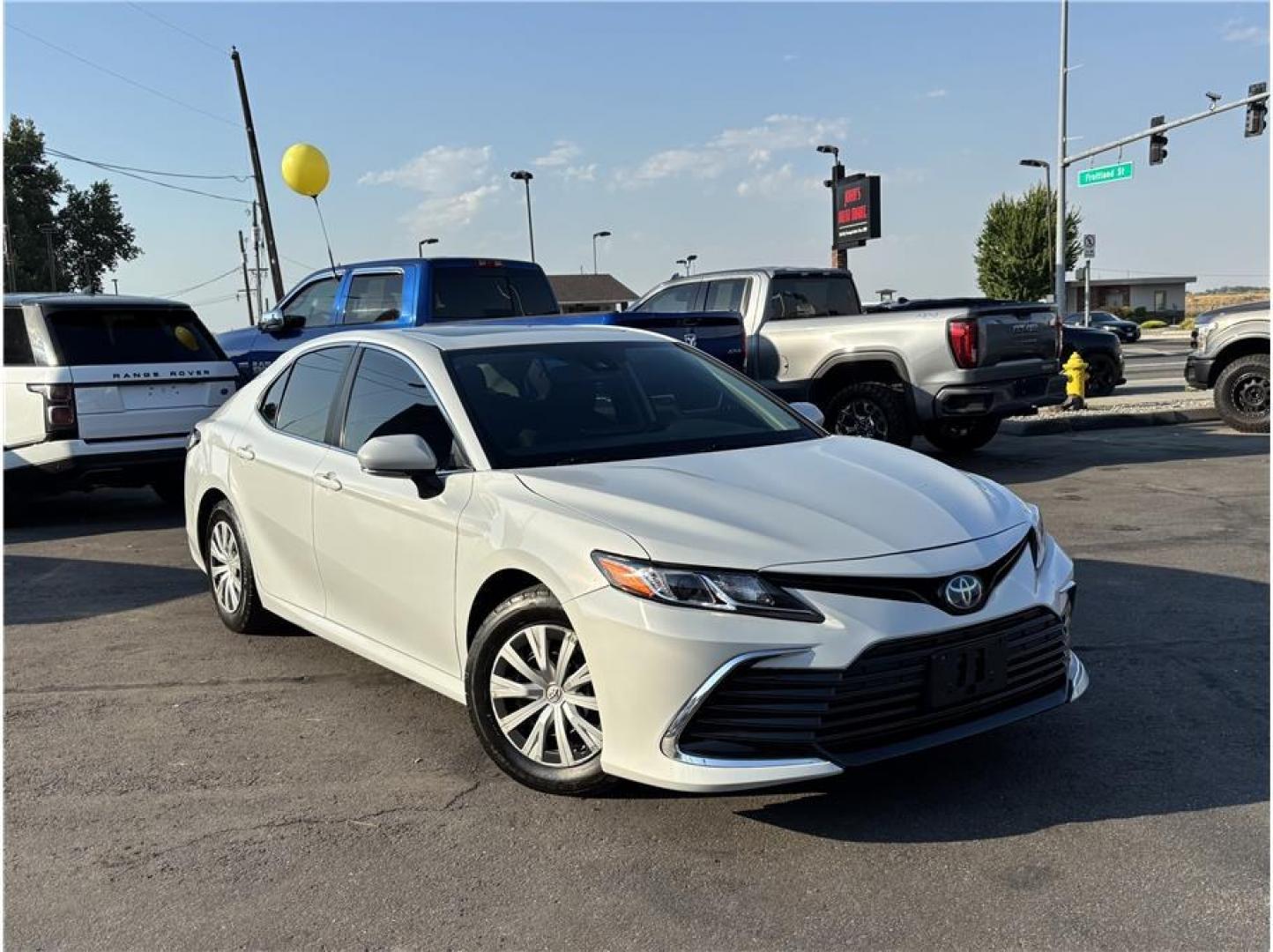2022 Gray /No Color Toyota Camry Hybrid (4T1H31AK1NU) with an 4-Cyl, Hybrid, 2.5 Liter engine, Automatic, ECVT transmission, located at 607 W Columbia Drive, Kennewick, WA, 99336, (509) 987-1069, 46.216743, -119.126404- Photo#2