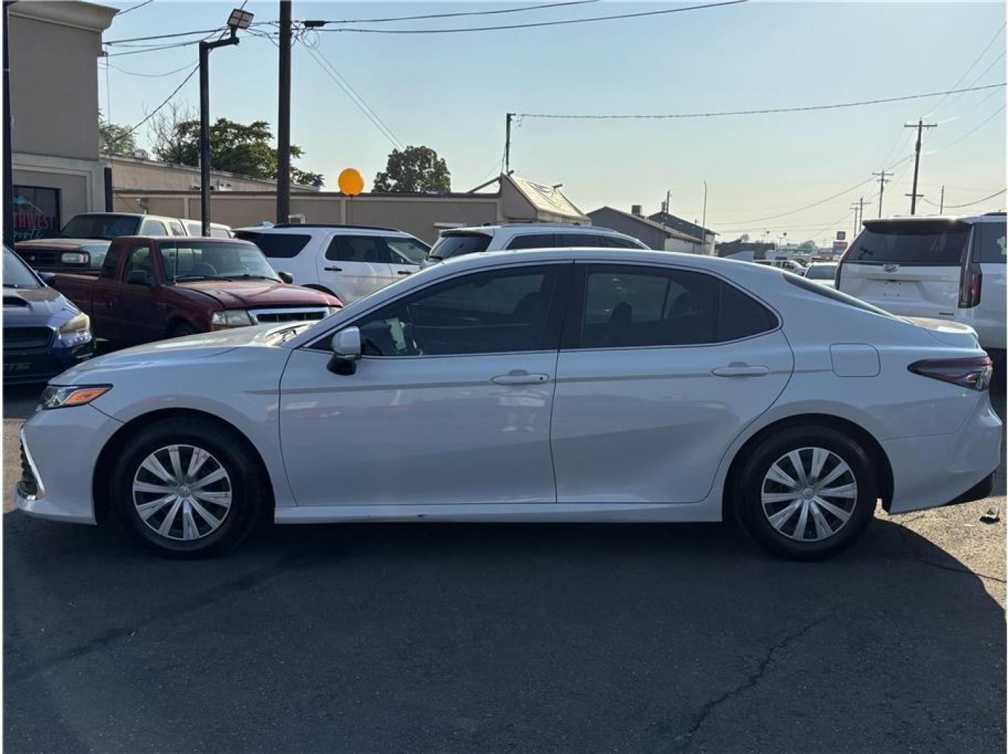 2022 Gray /No Color Toyota Camry Hybrid (4T1H31AK1NU) with an 4-Cyl, Hybrid, 2.5 Liter engine, Automatic, ECVT transmission, located at 607 W Columbia Drive, Kennewick, WA, 99336, (509) 987-1069, 46.216743, -119.126404- Photo#7