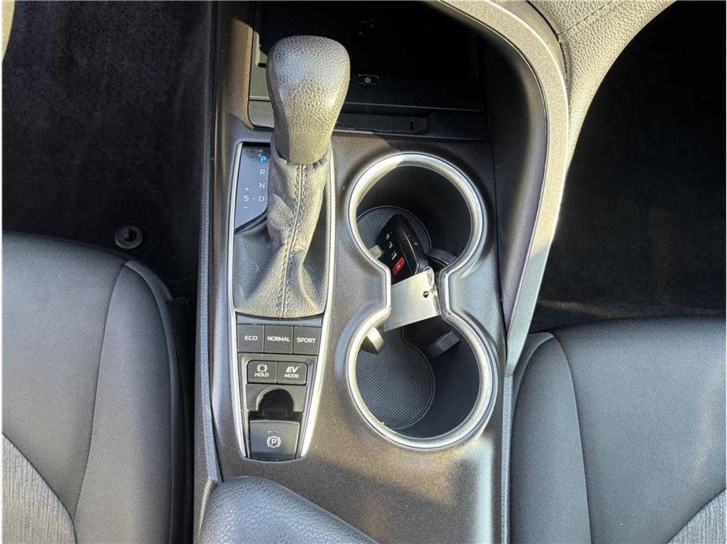 2022 Gray /No Color Toyota Camry Hybrid (4T1H31AK1NU) with an 4-Cyl, Hybrid, 2.5 Liter engine, Automatic, ECVT transmission, located at 607 W Columbia Drive, Kennewick, WA, 99336, (509) 987-1069, 46.216743, -119.126404- Photo#12