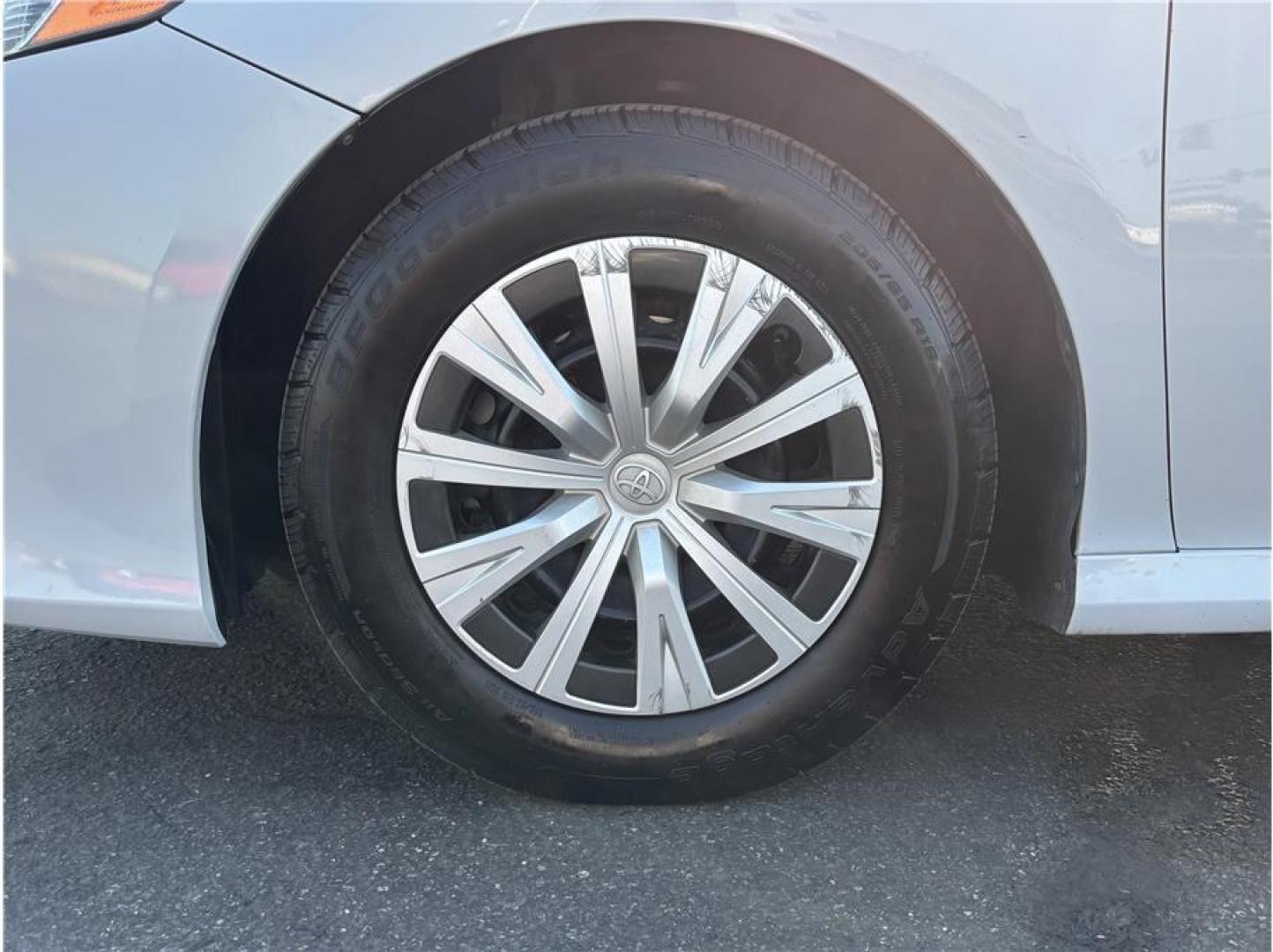 2022 Gray /No Color Toyota Camry Hybrid (4T1H31AK1NU) with an 4-Cyl, Hybrid, 2.5 Liter engine, Automatic, ECVT transmission, located at 607 W Columbia Drive, Kennewick, WA, 99336, (509) 987-1069, 46.216743, -119.126404- Photo#16