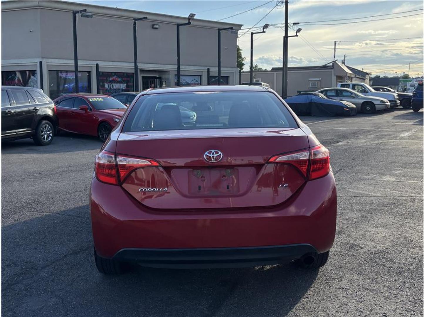 2017 Red /No Color Toyota Corolla (2T1BURHE2HC) with an 4-Cyl, 1.8 Liter engine, Automatic, CVTi-S transmission, located at 607 W Columbia Drive, Kennewick, WA, 99336, (509) 987-1069, 46.216743, -119.126404- Photo#5