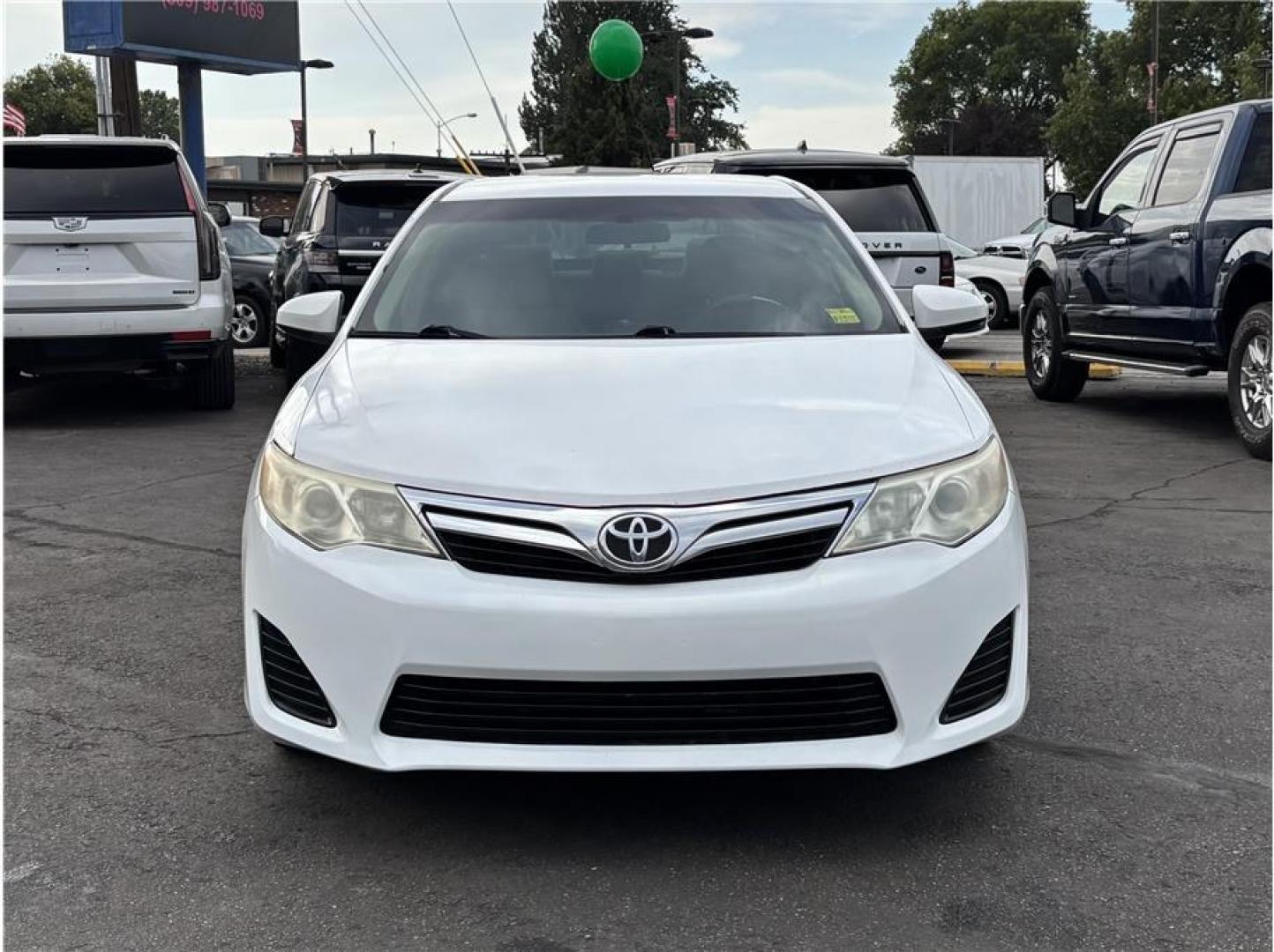 2013 White /No Color Toyota Camry (4T1BF1FK1DU) with an 4-Cyl, 2.5 Liter engine, Automatic, 6-Spd transmission, located at 607 W Columbia Drive, Kennewick, WA, 99336, (509) 987-1069, 46.216743, -119.126404- Photo#1