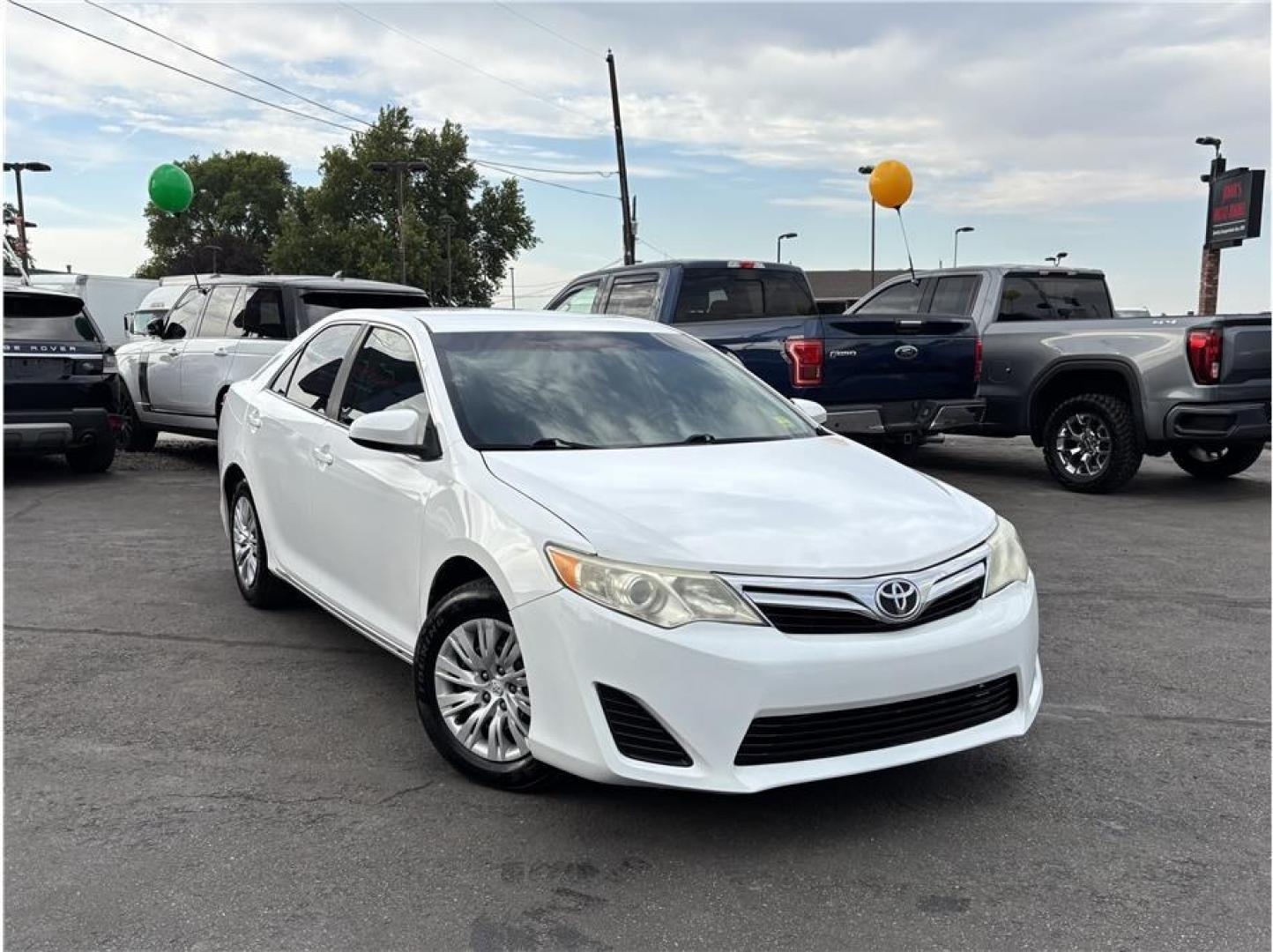2013 White /No Color Toyota Camry (4T1BF1FK1DU) with an 4-Cyl, 2.5 Liter engine, Automatic, 6-Spd transmission, located at 607 W Columbia Drive, Kennewick, WA, 99336, (509) 987-1069, 46.216743, -119.126404- Photo#2
