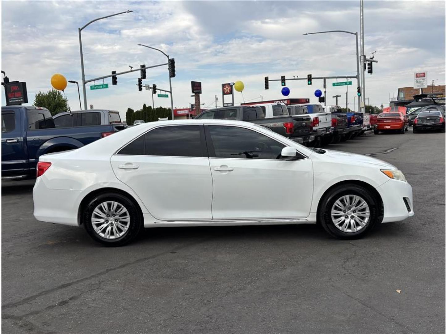 2013 White /No Color Toyota Camry (4T1BF1FK1DU) with an 4-Cyl, 2.5 Liter engine, Automatic, 6-Spd transmission, located at 607 W Columbia Drive, Kennewick, WA, 99336, (509) 987-1069, 46.216743, -119.126404- Photo#3