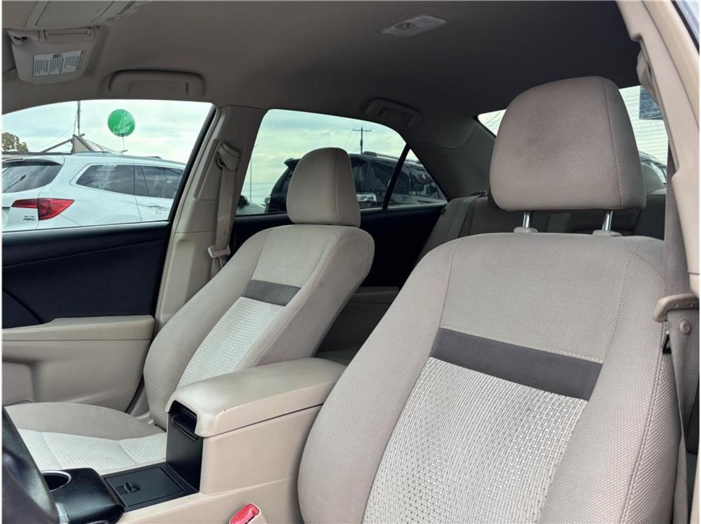 2013 White /No Color Toyota Camry (4T1BF1FK1DU) with an 4-Cyl, 2.5 Liter engine, Automatic, 6-Spd transmission, located at 607 W Columbia Drive, Kennewick, WA, 99336, (509) 987-1069, 46.216743, -119.126404- Photo#9