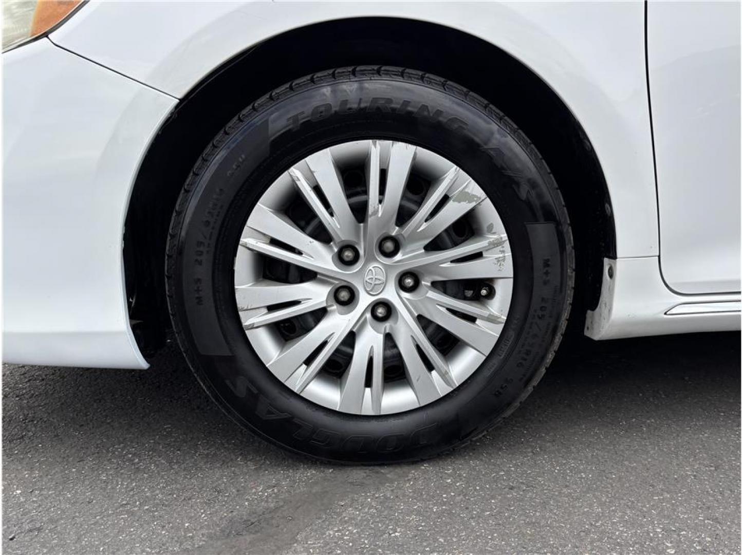 2013 White /No Color Toyota Camry (4T1BF1FK1DU) with an 4-Cyl, 2.5 Liter engine, Automatic, 6-Spd transmission, located at 607 W Columbia Drive, Kennewick, WA, 99336, (509) 987-1069, 46.216743, -119.126404- Photo#15