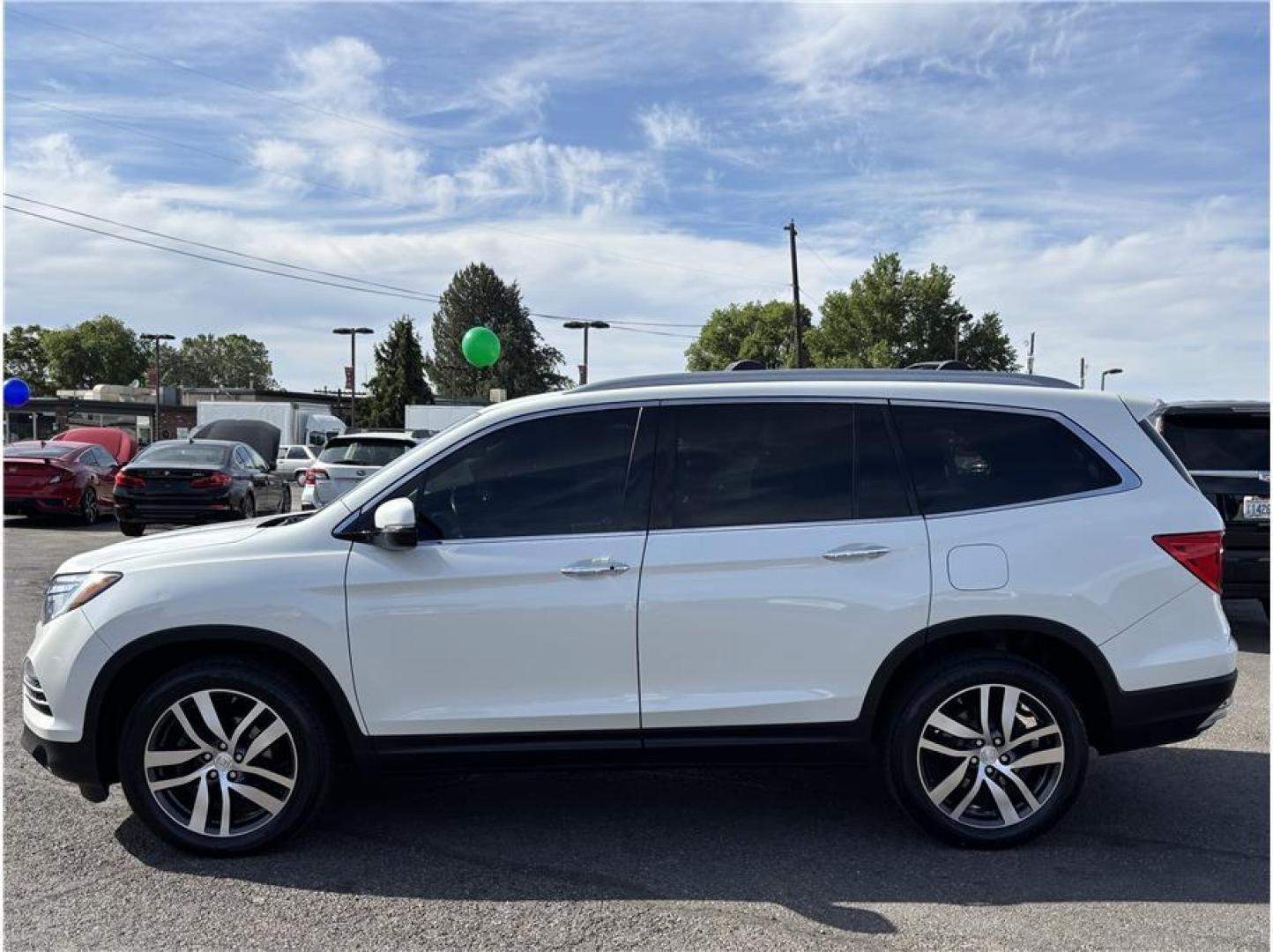 2017 White /No Color Honda Pilot (5FNYF6H08HB) with an V6, i-VTEC, 3.5 Liter engine, Automatic, 9-Spd transmission, located at 607 W Columbia Drive, Kennewick, WA, 99336, (509) 987-1069, 46.216743, -119.126404 - Photo#9