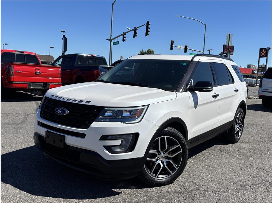photo of 2016 Ford Explorer 