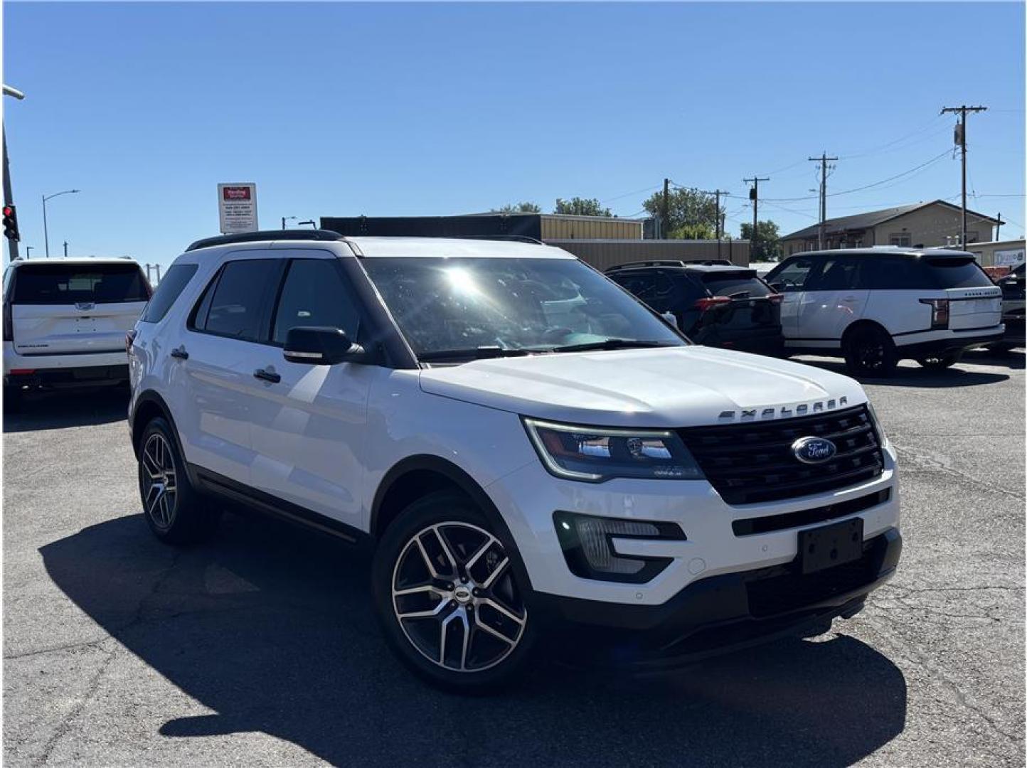 2016 White /No Color Ford Explorer (1FM5K8GT3GG) with an V6, EcoBoost, TT, 3.5L engine, Auto, 6-Spd SelectShift transmission, located at 607 W Columbia Drive, Kennewick, WA, 99336, (509) 987-1069, 46.216743, -119.126404- Photo#2