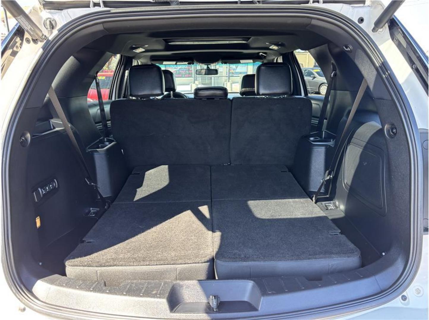 2016 White /No Color Ford Explorer (1FM5K8GT3GG) with an V6, EcoBoost, TT, 3.5L engine, Auto, 6-Spd SelectShift transmission, located at 607 W Columbia Drive, Kennewick, WA, 99336, (509) 987-1069, 46.216743, -119.126404- Photo#7