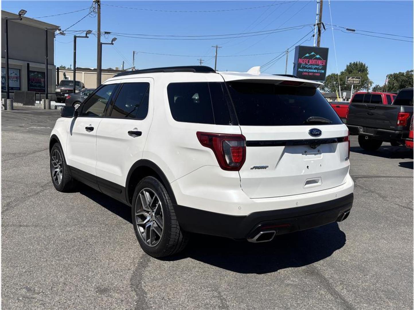 2016 White /No Color Ford Explorer (1FM5K8GT3GG) with an V6, EcoBoost, TT, 3.5L engine, Auto, 6-Spd SelectShift transmission, located at 607 W Columbia Drive, Kennewick, WA, 99336, (509) 987-1069, 46.216743, -119.126404- Photo#8