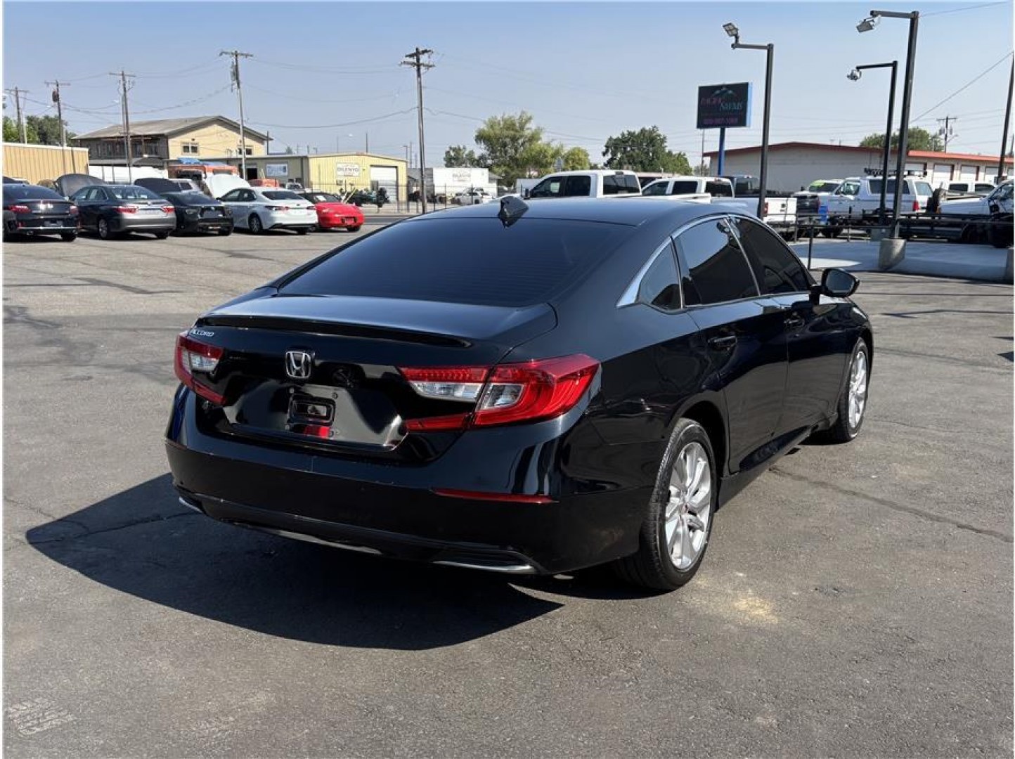 2020 Black /No Color Honda Accord (1HGCV1F1XLA) with an 4-Cyl, i-VTEC, Turbo, 1.5 Liter engine, Automatic, CVT w/Sport Mode transmission, located at 607 W Columbia Drive, Kennewick, WA, 99336, (509) 987-1069, 46.216743, -119.126404- Photo#4