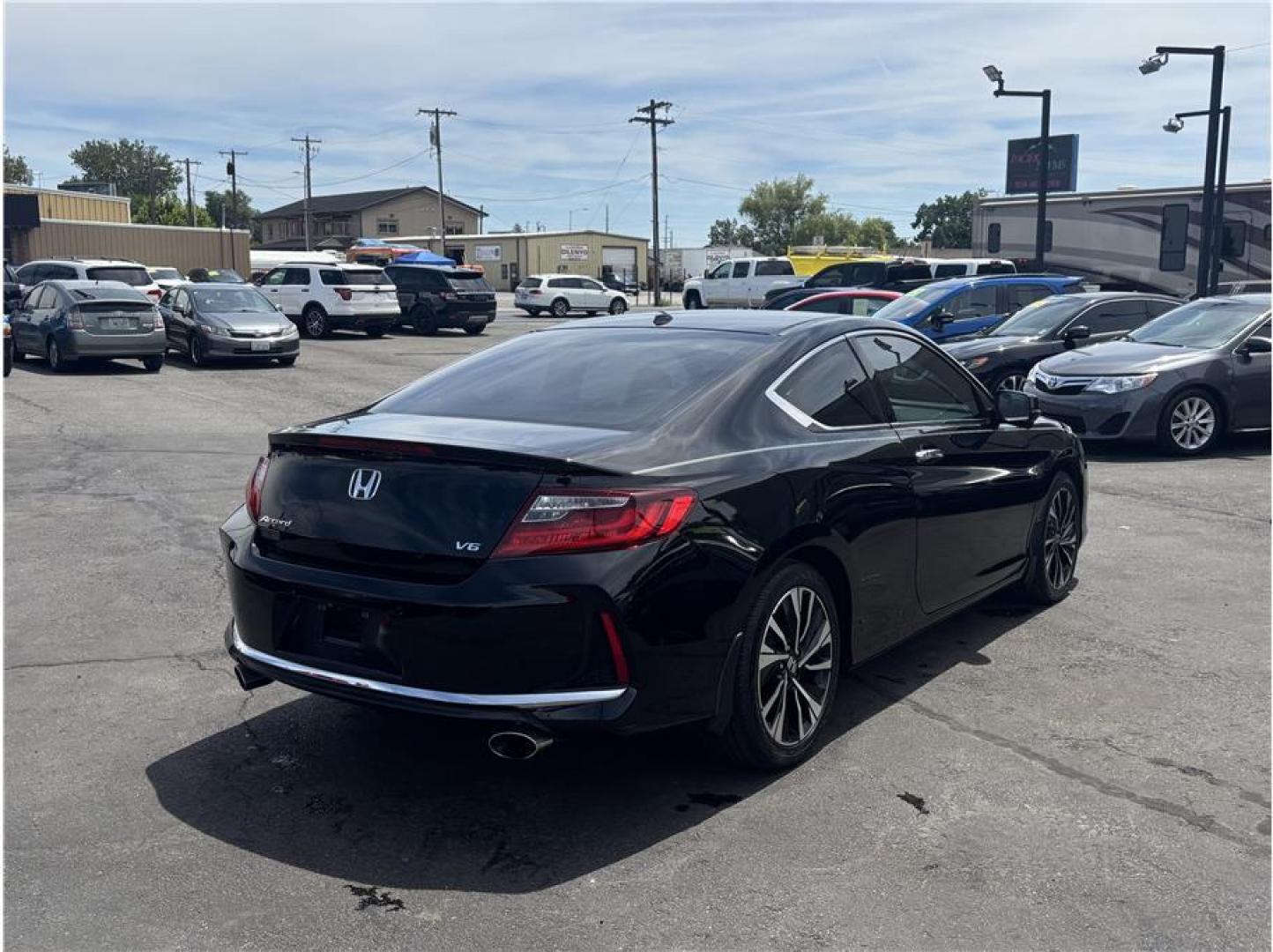 2016 Black /No Color Honda Accord (1HGCT2A85GA) with an V6, i-VTEC, 3.5 Liter engine, Manual, 6-Spd transmission, located at 607 W Columbia Drive, Kennewick, WA, 99336, (509) 987-1069, 46.216743, -119.126404- Photo#4