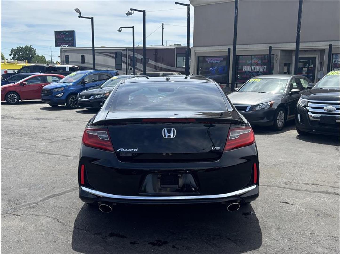 2016 Black /No Color Honda Accord (1HGCT2A85GA) with an V6, i-VTEC, 3.5 Liter engine, Manual, 6-Spd transmission, located at 607 W Columbia Drive, Kennewick, WA, 99336, (509) 987-1069, 46.216743, -119.126404- Photo#5