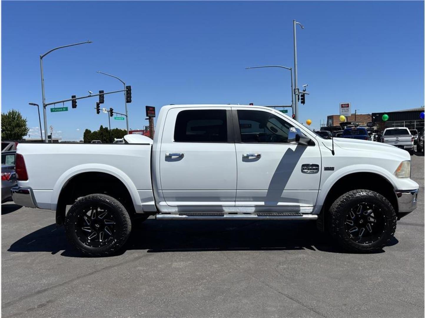 2012 White /No Color Ram 1500 Crew Cab (1C6RD7PT3CS) with an V8, HEMI, 5.7 Liter engine, Automatic, 6-Spd transmission, located at 607 W Columbia Drive, Kennewick, WA, 99336, (509) 987-1069, 46.216743, -119.126404- Photo#3
