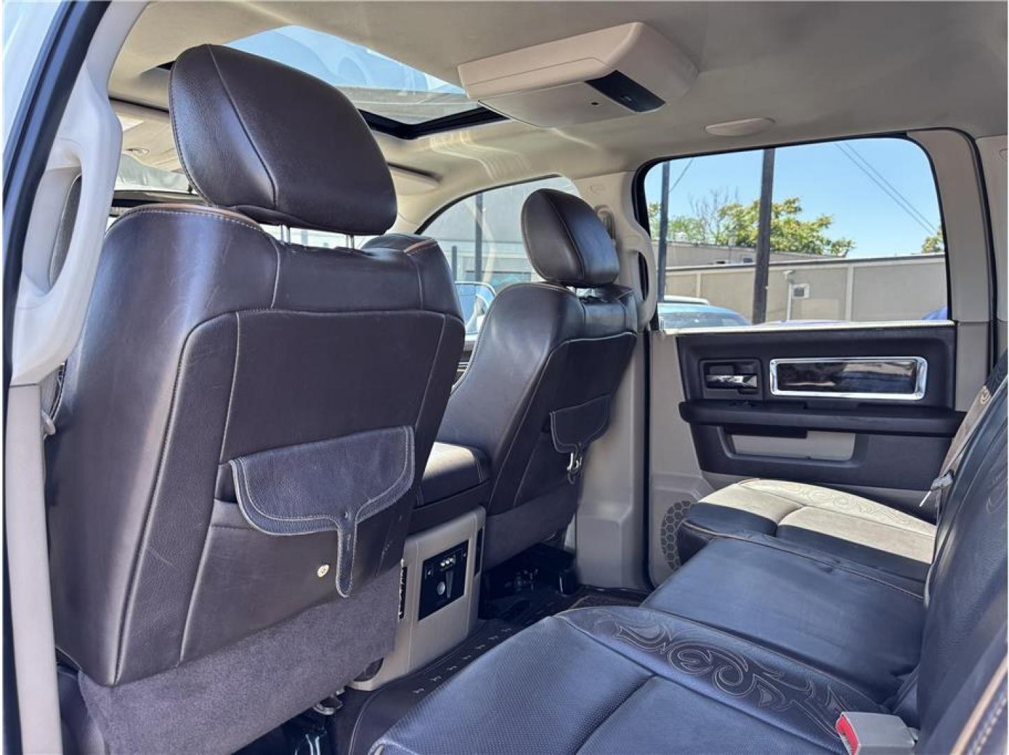 2012 White /No Color Ram 1500 Crew Cab (1C6RD7PT3CS) with an V8, HEMI, 5.7 Liter engine, Automatic, 6-Spd transmission, located at 607 W Columbia Drive, Kennewick, WA, 99336, (509) 987-1069, 46.216743, -119.126404- Photo#16