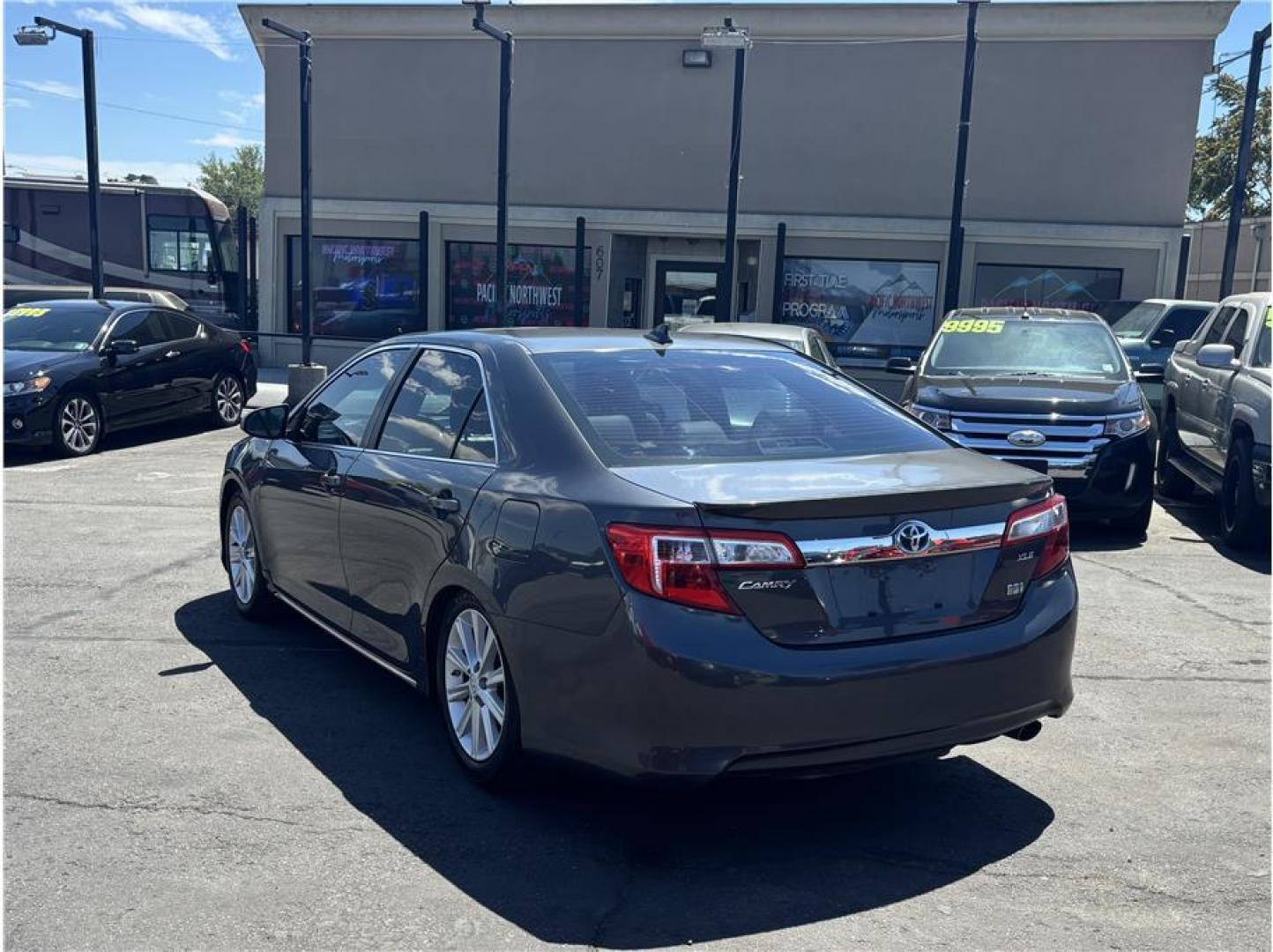 2012 Gray /No Color Toyota Camry (4T1BD1FK4CU) with an 4-Cyl, Hybrid, 2.5 Liter engine, Automatic, CVT transmission, located at 607 W Columbia Drive, Kennewick, WA, 99336, (509) 987-1069, 46.216743, -119.126404- Photo#6