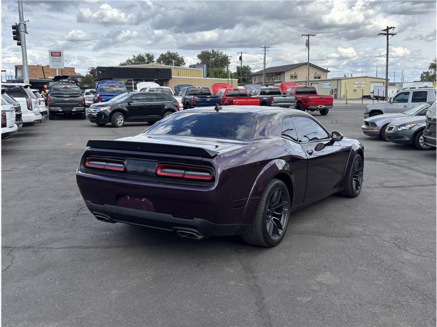 2022 Purple /No Color Dodge Challenger (2C3CDZFJ6NH) with an V8, HEMI, MDS, 6.4 Liter engine, Automatic, 8-Spd transmission, located at 607 W Columbia Drive, Kennewick, WA, 99336, (509) 987-1069, 46.216743, -119.126404- Photo#4