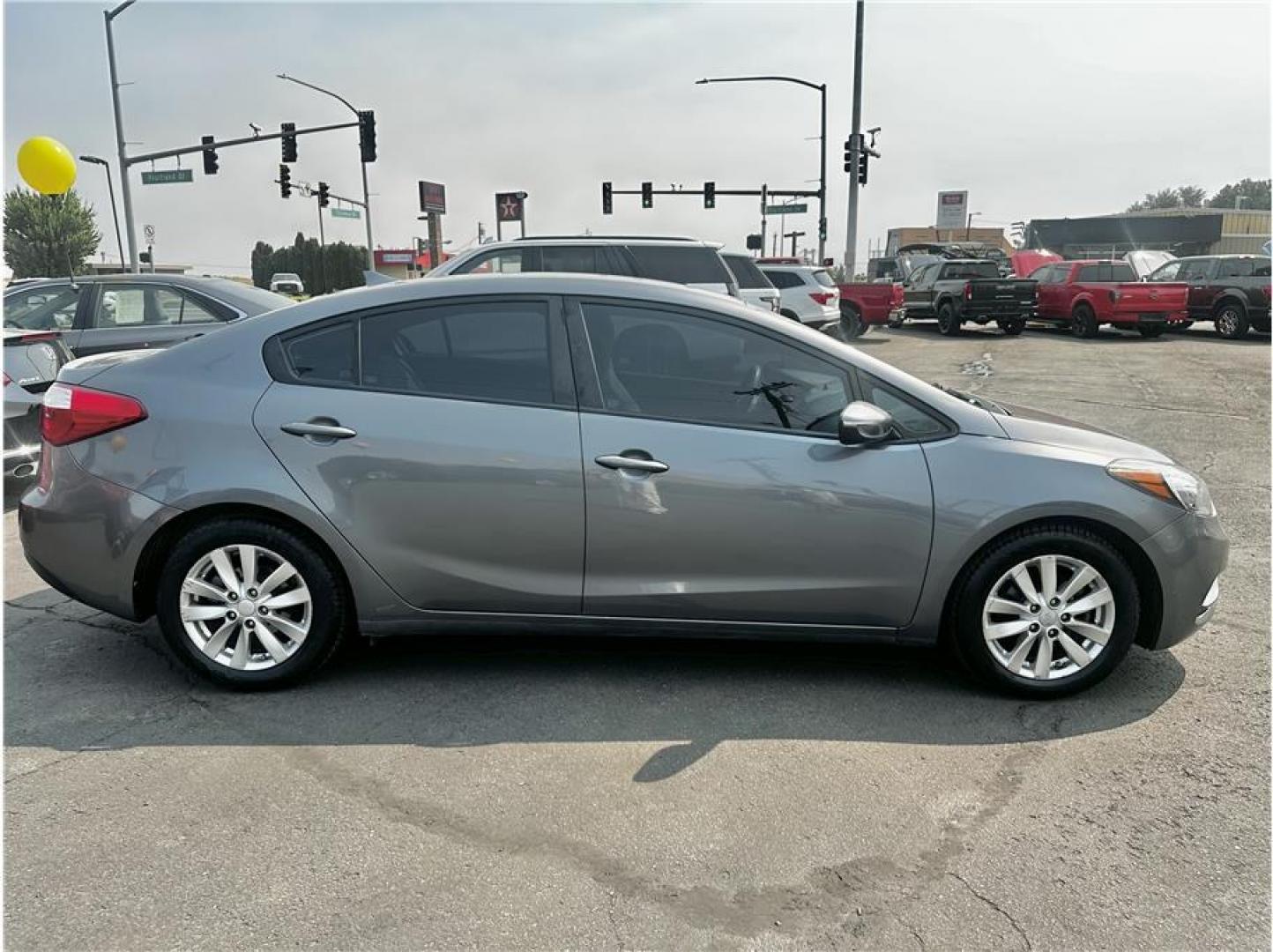 2016 Gray /No Color Kia Forte (KNAFX4A66G5) with an 4-Cyl, 1.8 Liter engine, Auto, 6-Spd w/Sportmatic and Active ECO System transmission, located at 607 W Columbia Drive, Kennewick, WA, 99336, (509) 987-1069, 46.216743, -119.126404- Photo#4