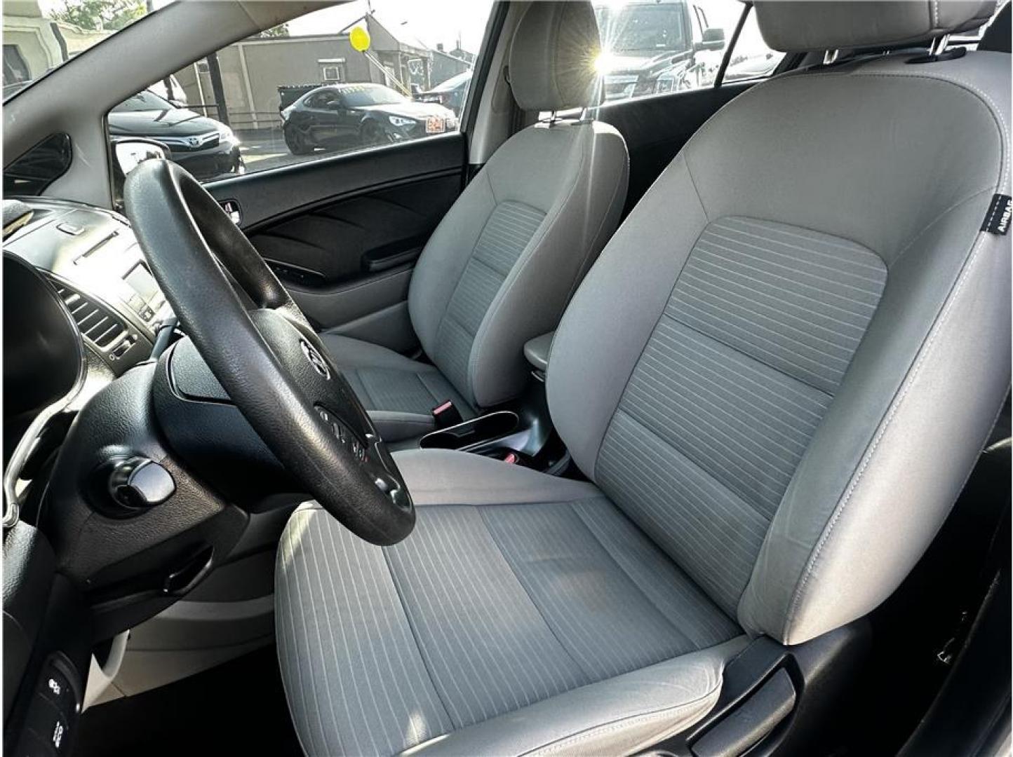 2016 Gray /No Color Kia Forte (KNAFX4A66G5) with an 4-Cyl, 1.8 Liter engine, Auto, 6-Spd w/Sportmatic and Active ECO System transmission, located at 607 W Columbia Drive, Kennewick, WA, 99336, (509) 987-1069, 46.216743, -119.126404- Photo#8