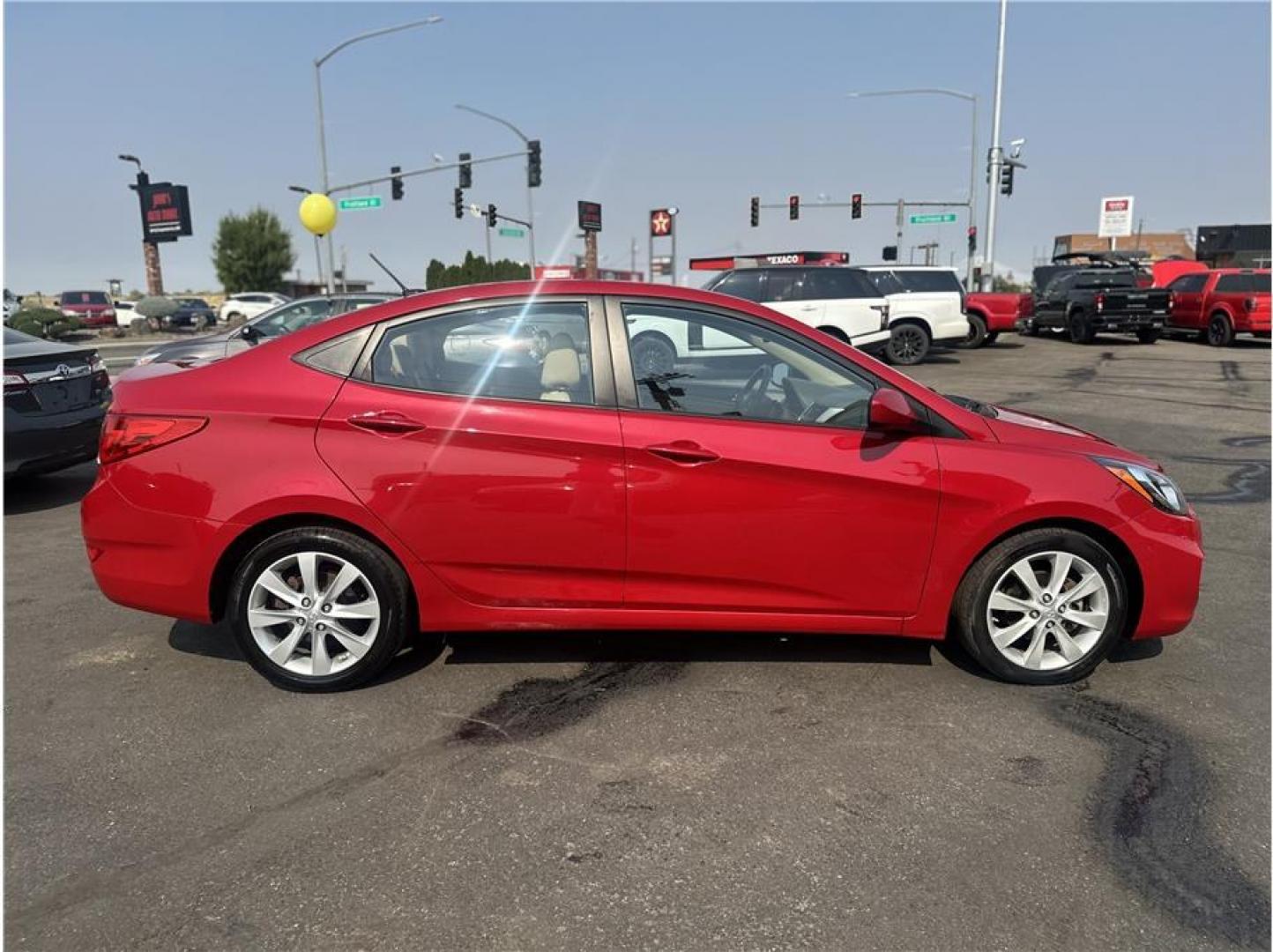 2013 Red /No Color Hyundai Accent (KMHCU4AEXDU) with an 4-Cyl, 1.6 Liter engine, Auto, 6-Spd w/Overdrive transmission, located at 607 W Columbia Drive, Kennewick, WA, 99336, (509) 987-1069, 46.216743, -119.126404- Photo#5