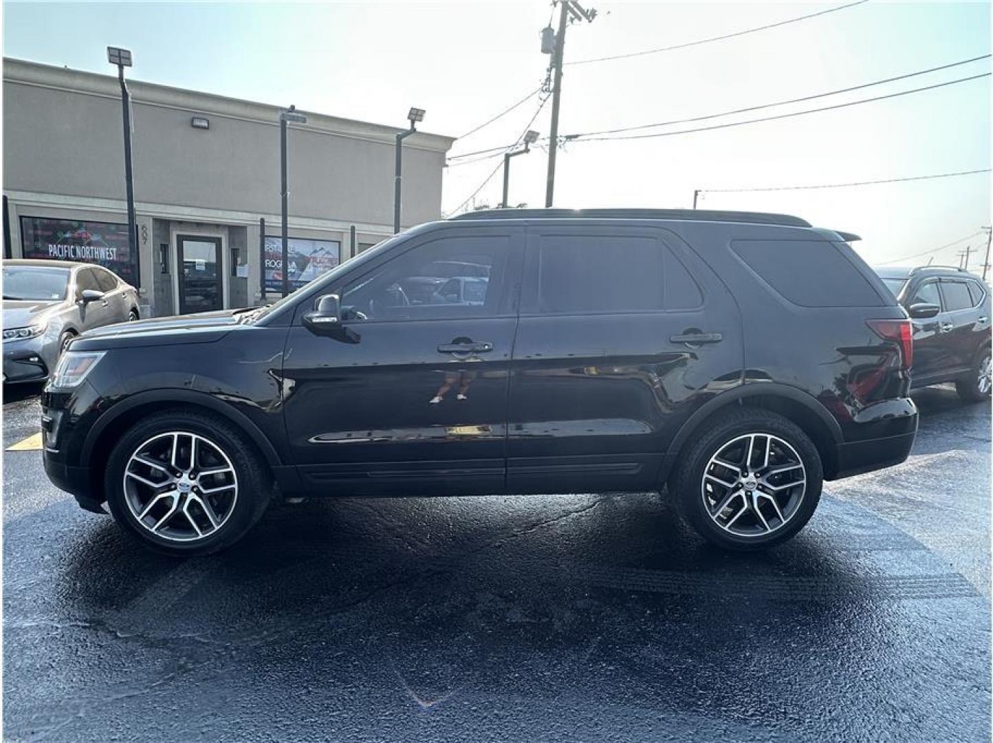2016 Black /No Color Ford Explorer (1FM5K8GT4GG) with an V6, EcoBoost, TT, 3.5L engine, Auto, 6-Spd SelectShift transmission, located at 607 W Columbia Drive, Kennewick, WA, 99336, (509) 987-1069, 46.216743, -119.126404- Photo#1