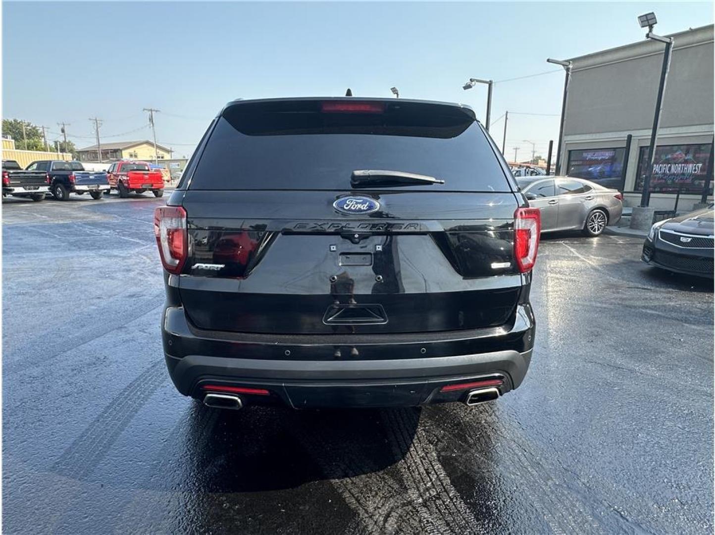 2016 Black /No Color Ford Explorer (1FM5K8GT4GG) with an V6, EcoBoost, TT, 3.5L engine, Auto, 6-Spd SelectShift transmission, located at 607 W Columbia Drive, Kennewick, WA, 99336, (509) 987-1069, 46.216743, -119.126404- Photo#3