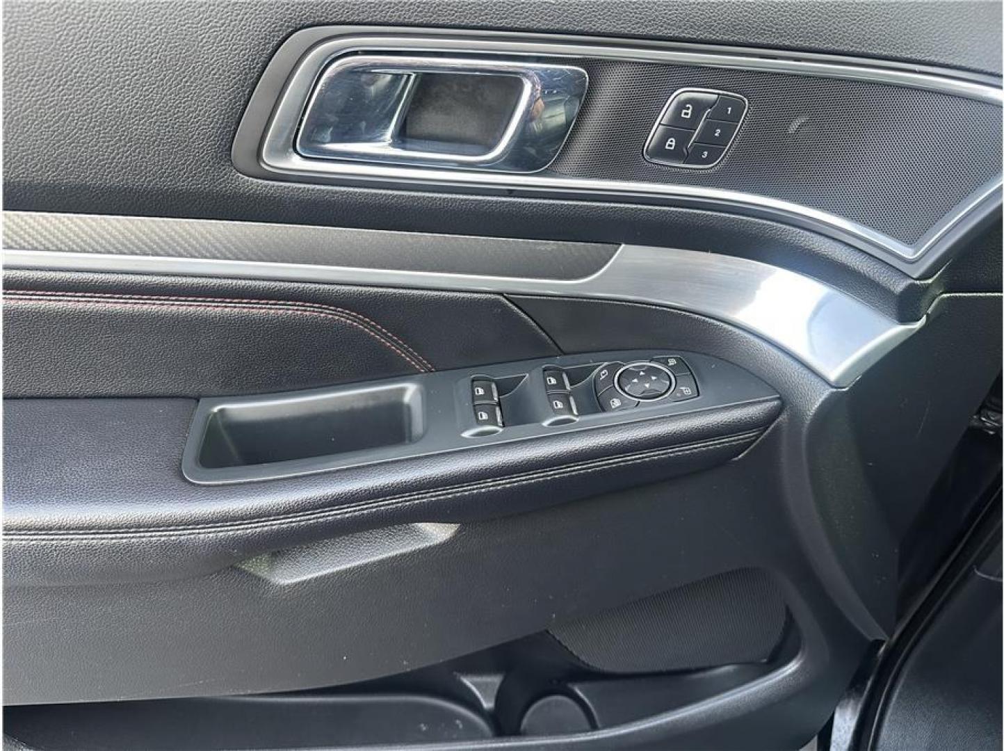 2016 Black /No Color Ford Explorer (1FM5K8GT4GG) with an V6, EcoBoost, TT, 3.5L engine, Auto, 6-Spd SelectShift transmission, located at 607 W Columbia Drive, Kennewick, WA, 99336, (509) 987-1069, 46.216743, -119.126404- Photo#8