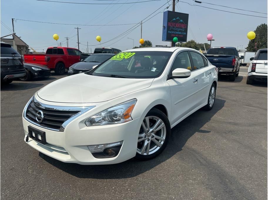 photo of 2013 Nissan Altima 