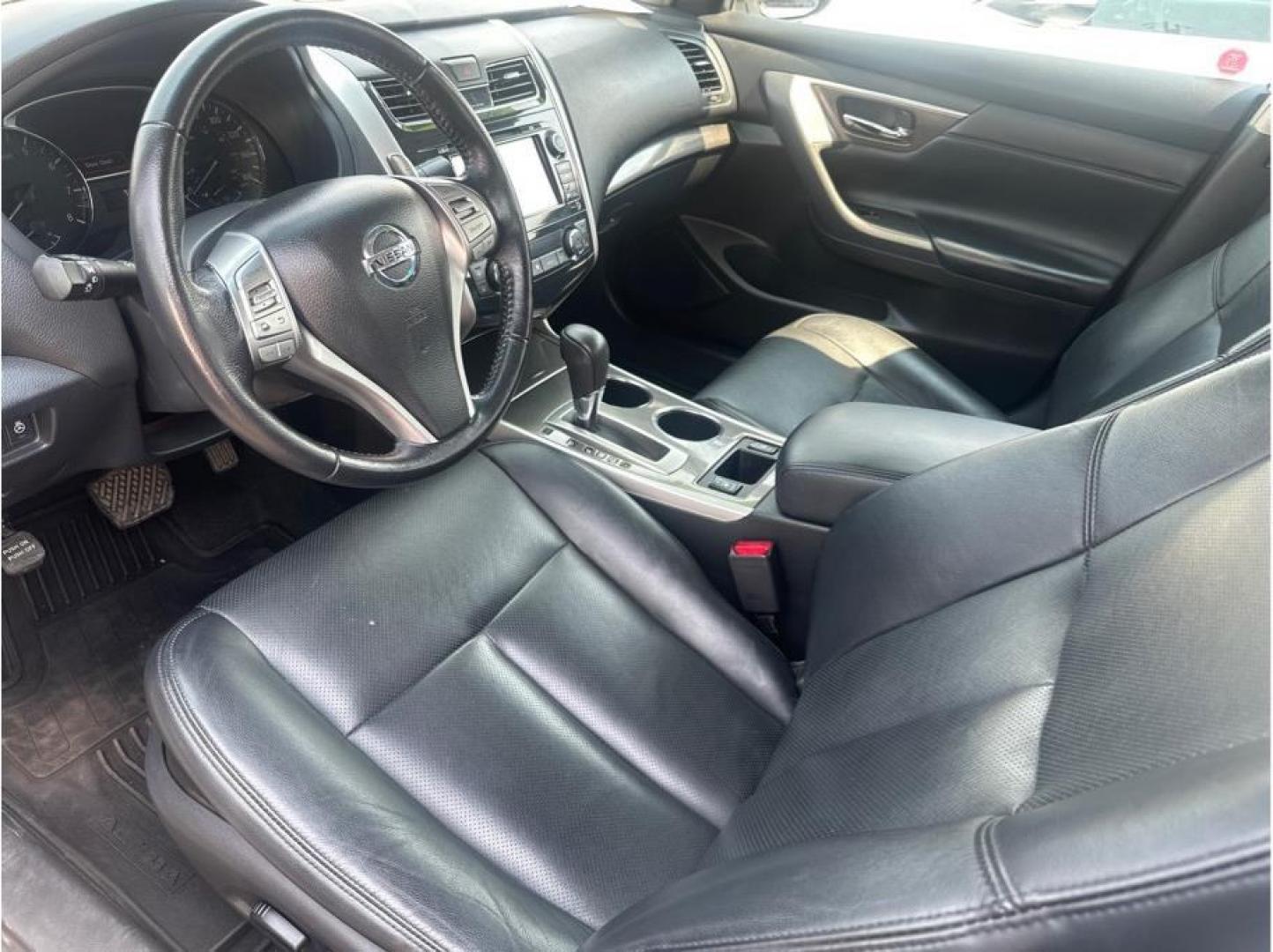 2013 White /No Color Nissan Altima (1N4BL3AP3DN) with an V6, 3.5 Liter engine, Automatic, Xtronic CVT transmission, located at 607 W Columbia Drive, Kennewick, WA, 99336, (509) 987-1069, 46.216743, -119.126404- Photo#8