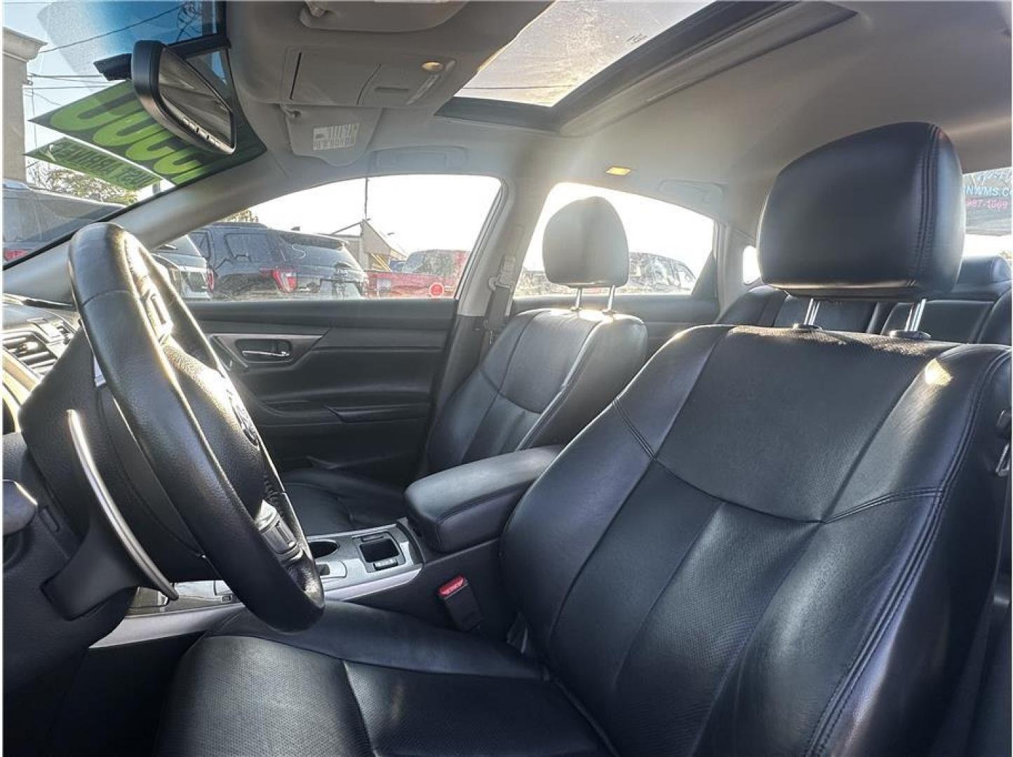 2013 White /No Color Nissan Altima (1N4BL3AP3DN) with an V6, 3.5 Liter engine, Automatic, Xtronic CVT transmission, located at 607 W Columbia Drive, Kennewick, WA, 99336, (509) 987-1069, 46.216743, -119.126404- Photo#10