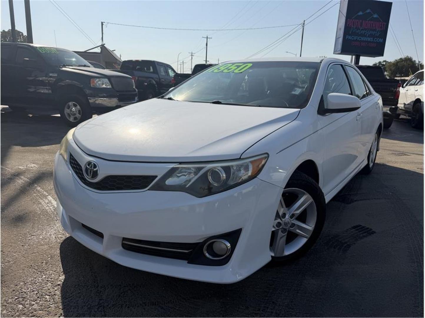 2014 White /No Color Toyota Camry (4T1BF1FK4EU) with an 4-Cyl, 2.5 Liter engine, Automatic, 6-Spd transmission, located at 607 W Columbia Drive, Kennewick, WA, 99336, (509) 987-1069, 46.216743, -119.126404- Photo#0