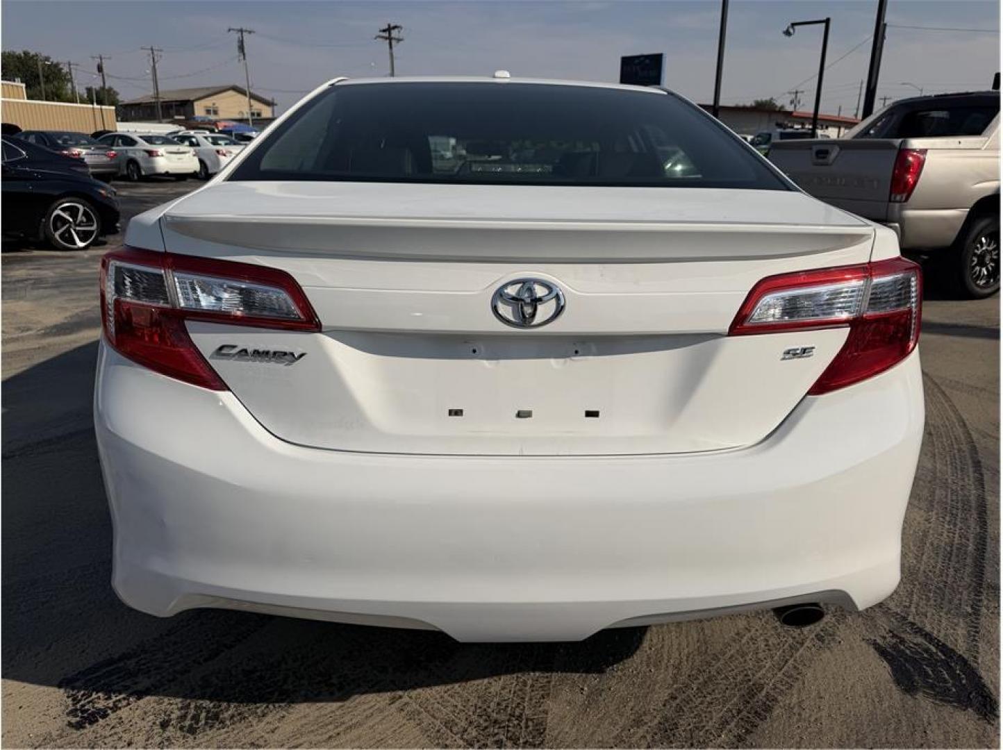 2014 White /No Color Toyota Camry (4T1BF1FK4EU) with an 4-Cyl, 2.5 Liter engine, Automatic, 6-Spd transmission, located at 607 W Columbia Drive, Kennewick, WA, 99336, (509) 987-1069, 46.216743, -119.126404- Photo#3