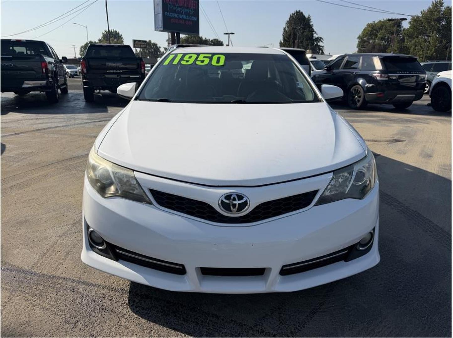 2014 White /No Color Toyota Camry (4T1BF1FK4EU) with an 4-Cyl, 2.5 Liter engine, Automatic, 6-Spd transmission, located at 607 W Columbia Drive, Kennewick, WA, 99336, (509) 987-1069, 46.216743, -119.126404- Photo#7