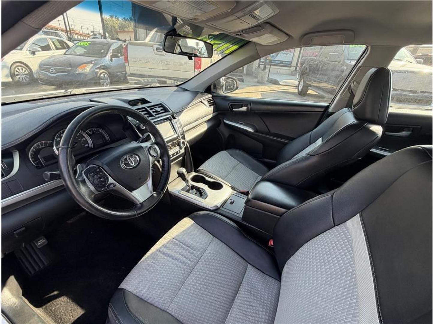 2014 White /No Color Toyota Camry (4T1BF1FK4EU) with an 4-Cyl, 2.5 Liter engine, Automatic, 6-Spd transmission, located at 607 W Columbia Drive, Kennewick, WA, 99336, (509) 987-1069, 46.216743, -119.126404- Photo#14