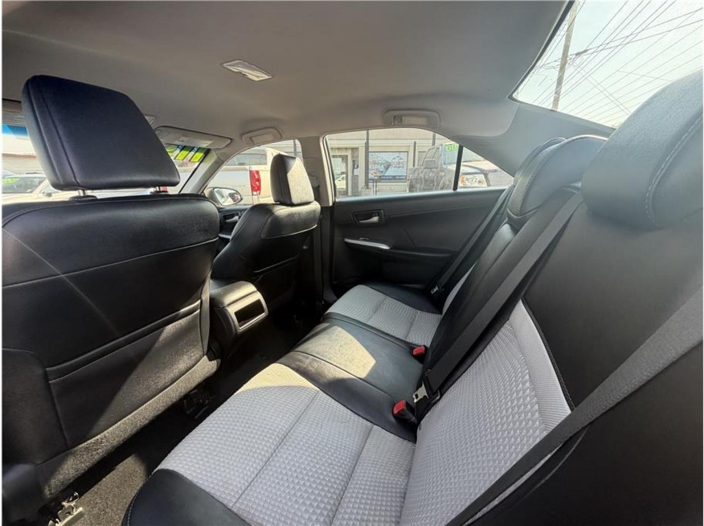 2014 White /No Color Toyota Camry (4T1BF1FK4EU) with an 4-Cyl, 2.5 Liter engine, Automatic, 6-Spd transmission, located at 607 W Columbia Drive, Kennewick, WA, 99336, (509) 987-1069, 46.216743, -119.126404- Photo#17