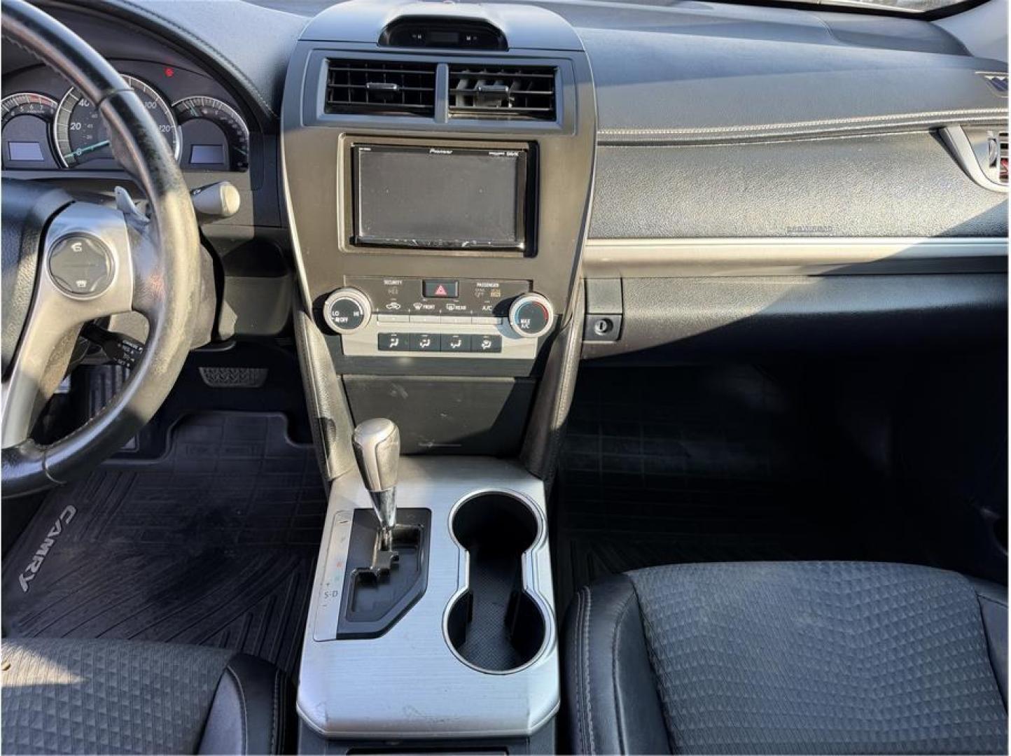 2013 White /No Color Toyota Camry (4T1BF1FK7DU) with an 4-Cyl, 2.5 Liter engine, Automatic, 6-Spd transmission, located at 607 W Columbia Drive, Kennewick, WA, 99336, (509) 987-1069, 46.216743, -119.126404- Photo#9