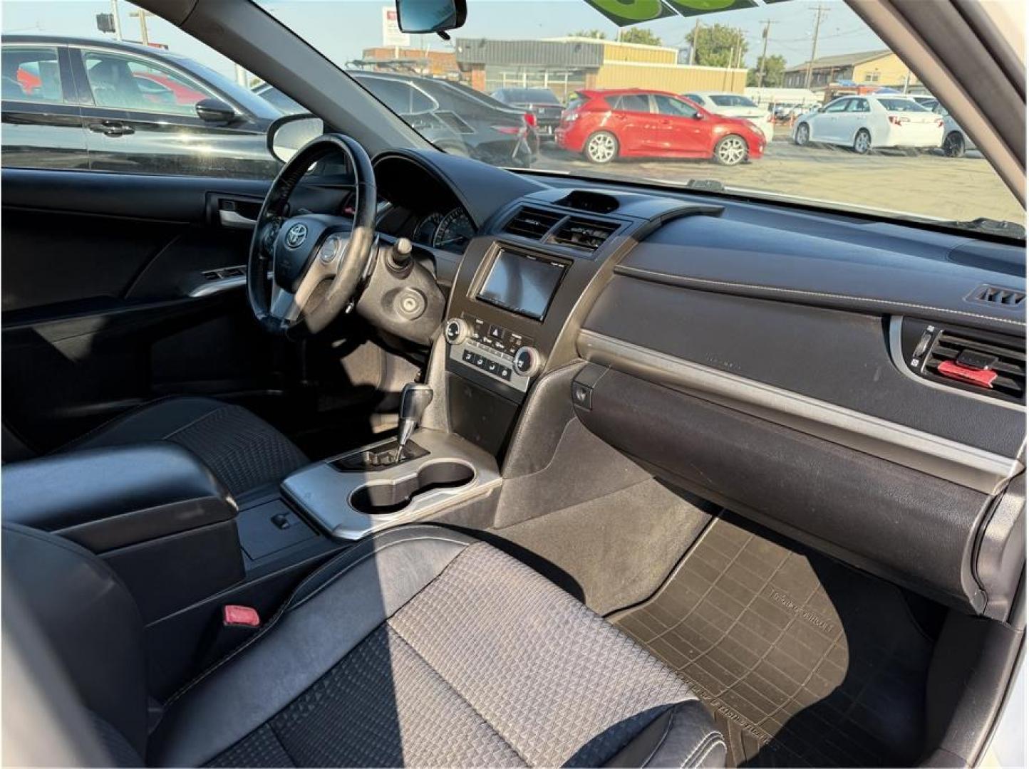 2013 White /No Color Toyota Camry (4T1BF1FK7DU) with an 4-Cyl, 2.5 Liter engine, Automatic, 6-Spd transmission, located at 607 W Columbia Drive, Kennewick, WA, 99336, (509) 987-1069, 46.216743, -119.126404- Photo#11