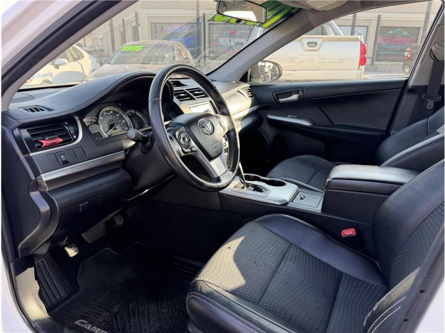 2013 White /No Color Toyota Camry (4T1BF1FK7DU) with an 4-Cyl, 2.5 Liter engine, Automatic, 6-Spd transmission, located at 607 W Columbia Drive, Kennewick, WA, 99336, (509) 987-1069, 46.216743, -119.126404- Photo#12
