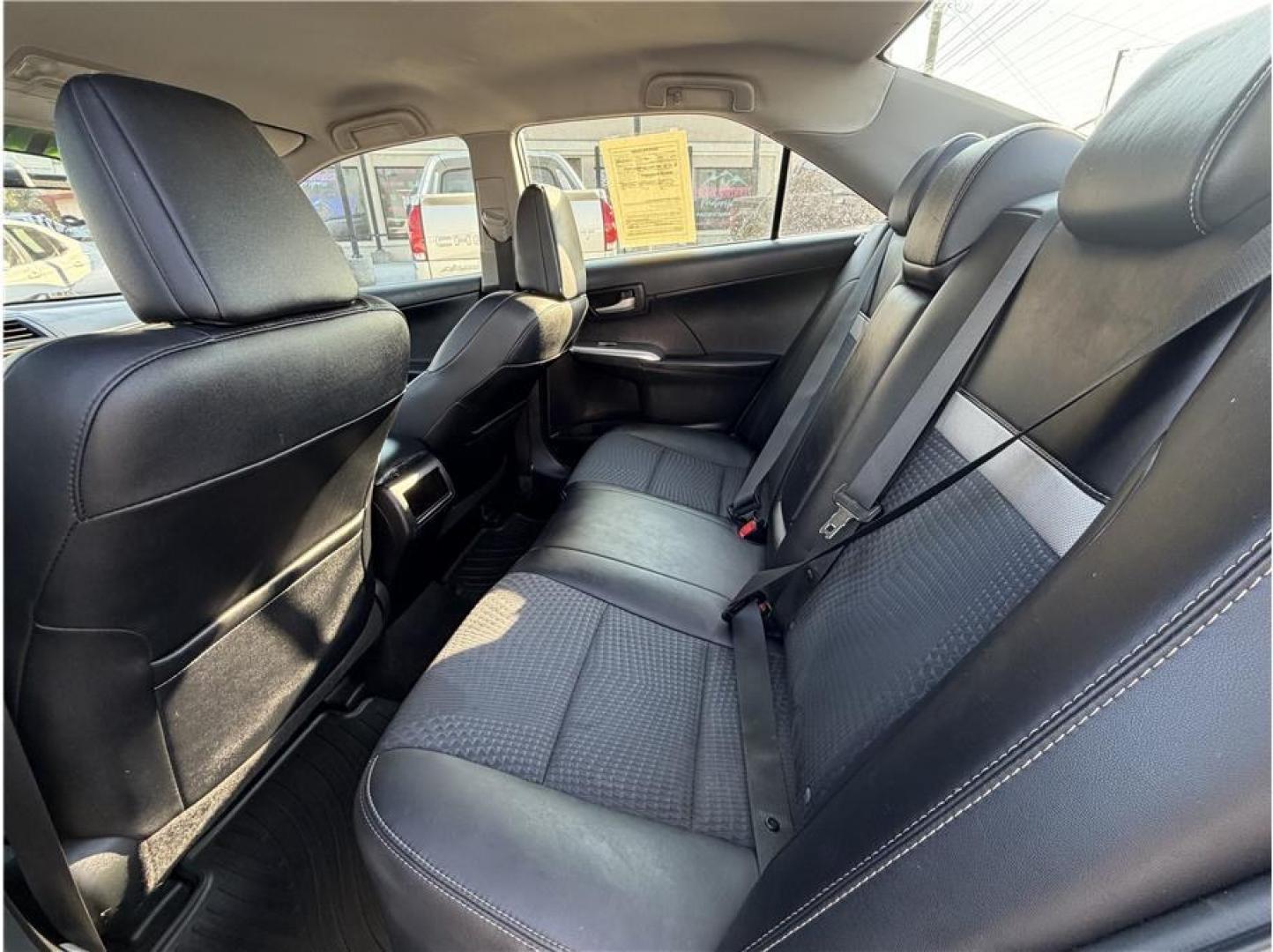 2013 White /No Color Toyota Camry (4T1BF1FK7DU) with an 4-Cyl, 2.5 Liter engine, Automatic, 6-Spd transmission, located at 607 W Columbia Drive, Kennewick, WA, 99336, (509) 987-1069, 46.216743, -119.126404- Photo#15