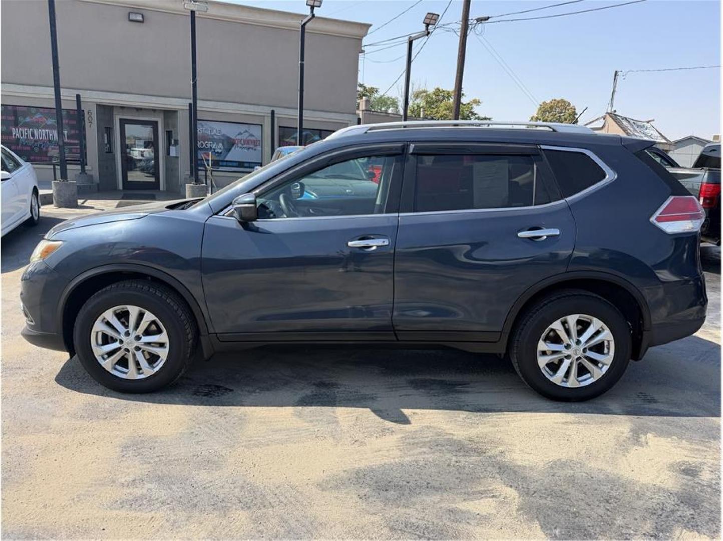2015 Blue /No Color Nissan Rogue (5N1AT2MV6FC) with an 4-Cyl, 2.5 Liter engine, Auto, CVT Xtronic transmission, located at 607 W Columbia Drive, Kennewick, WA, 99336, (509) 987-1069, 46.216743, -119.126404- Photo#1
